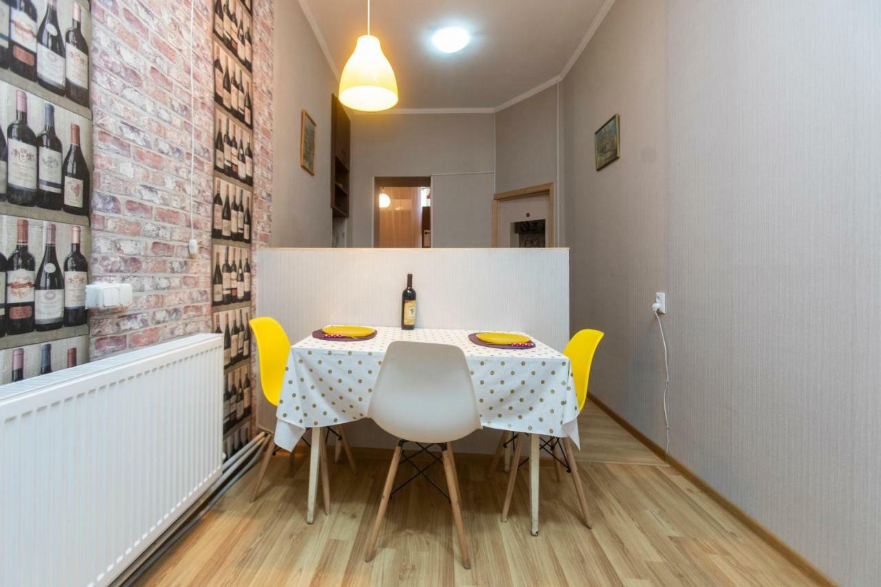 Minimalist Studio Walking Distance To City Centre Appartement Tbilisi Buitenkant foto